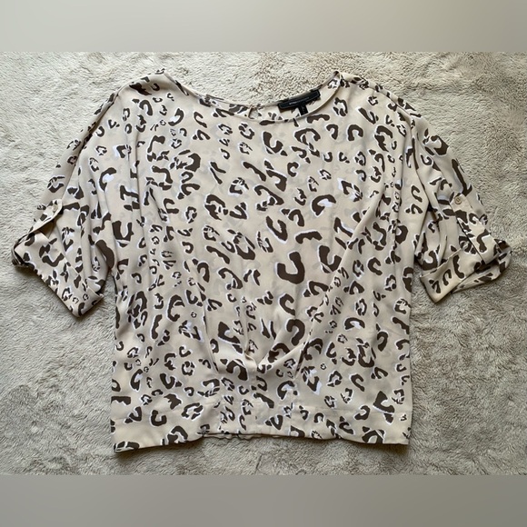 BCBG MaxAzria Jayne Leopard Blouse 🐾 - Picture 2 of 10